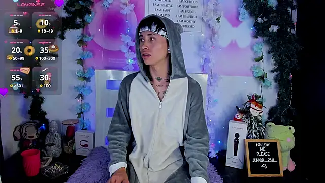 juniior 2311  online show from 01.17.25