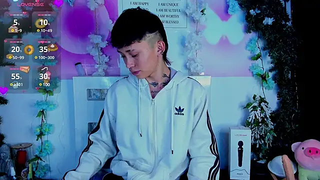 juniior 2311  online show from 01.28.25