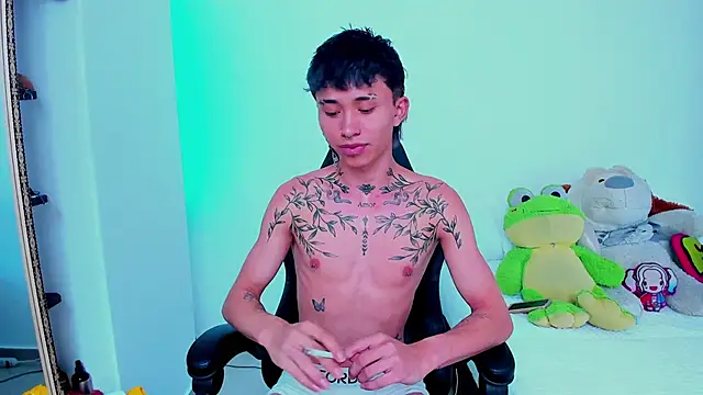 juniior 2311  online show from 10.30.25