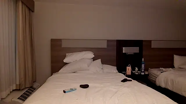 Snapshot of DamienSliick chatting on 04.16.26 DamienSliick online show from 04.16.26