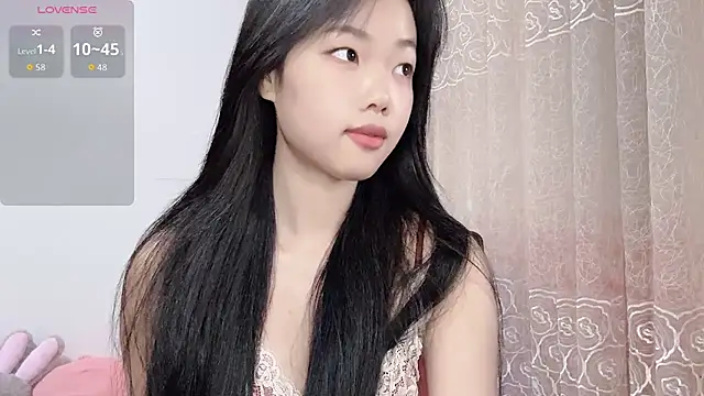 Snapshot of Lvy--v chatting on 05.22.26 Lvy--v online show from 05.22.26
