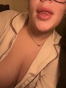 lilylush24 online show from 01.22.25