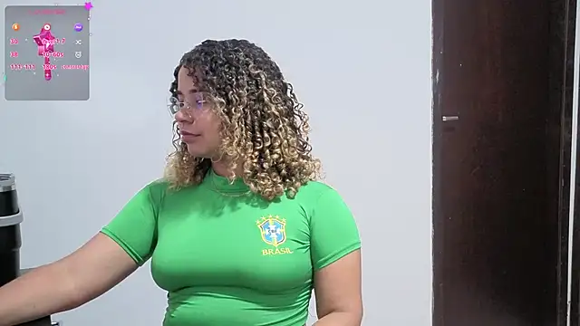 VitoriaFernandes online show from 02.15.26