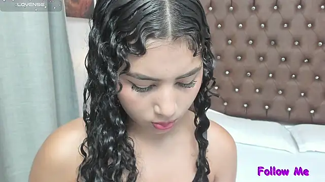 Snapshot of joselyn_sexy_ chatting on 12.28.24 joselyn sexy online show from 12.28.24