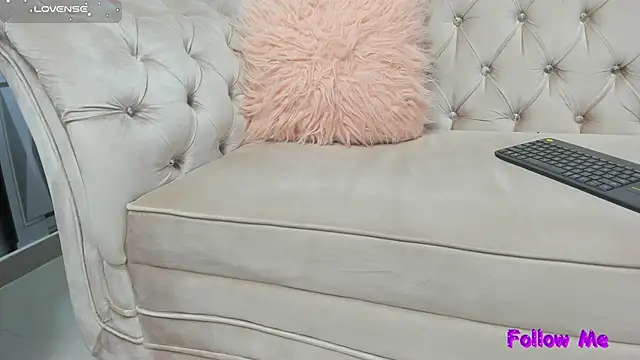 Snapshot of joselyn_sexy_ chatting on 12.31.24 joselyn sexy online show from 12.31.24