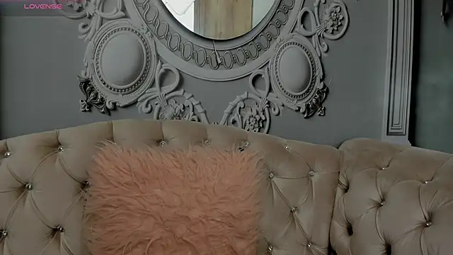 Snapshot of joselyn_sexy_ chatting on 02.19.25 joselyn sexy online show from 02.19.25