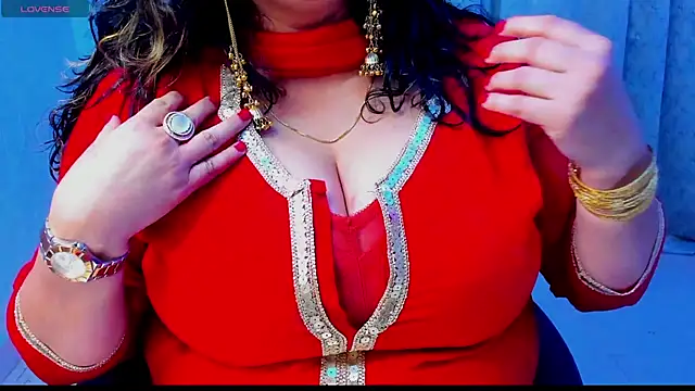 Gulabi Queen online show from 12.05.25