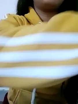 Arohi is Live online show from 01.14.25