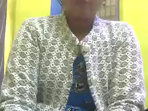 Snapshot of CUTYHINA_001 chatting on 12.18.24 CUTYHINA 001 online show from 12.18.24