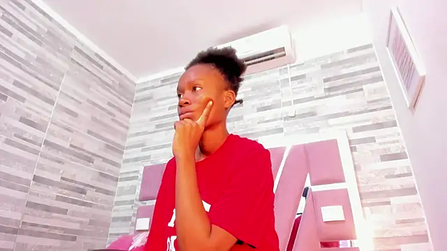 Snapshot of ebony_march chatting on 02.11.25 ebony march online show from 02.11.25