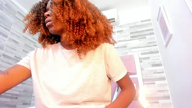 Snapshot of ebony_march chatting on 03.20.25 ebony march online show from 03.20.25