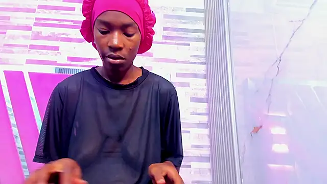 Snapshot of ebony_march chatting on 11.13.25 ebony march online show from 11.13.25