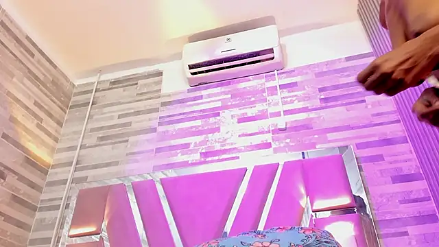 Snapshot of ebony_march chatting on 11.22.25 ebony march online show from 11.22.25