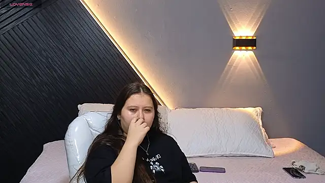 Laia and Aloby online show from 02.23.26