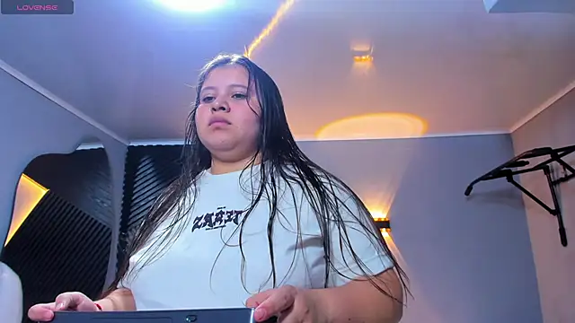 Laia and Aloby online show from 04.14.26