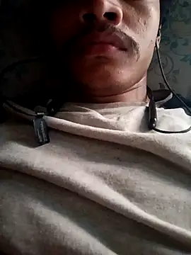 Snapshot of Dreamdaze2025 chatting on 04.02.26 Dreamdaze2025 online show from 04.02.26