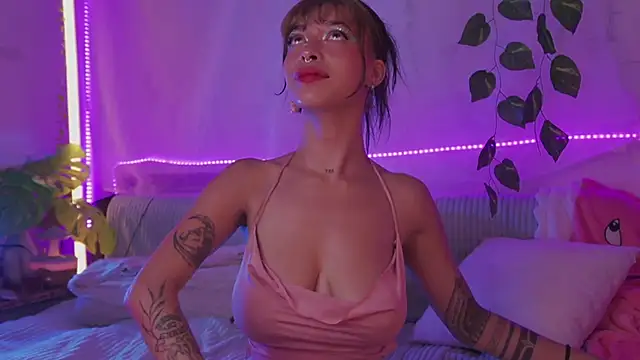 Kitty arts online show from 01.11.25