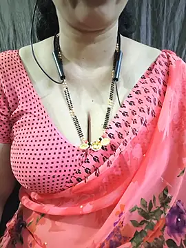 Snapshot of bhuvana555 chatting on 06.20.26 bhuvana555 online show from 06.20.26