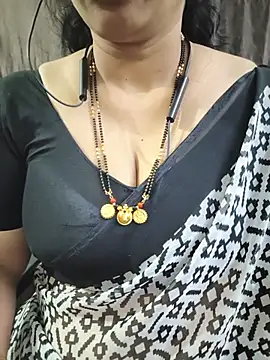Snapshot of bhuvana555 chatting on 06.21.26 bhuvana555 online show from 06.21.26
