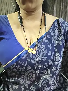 Snapshot of bhuvana555 chatting on 06.22.26 bhuvana555 online show from 06.22.26