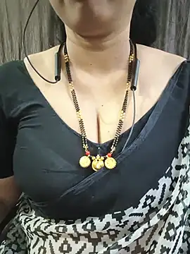 Snapshot of bhuvana555 chatting on 07.04.26 bhuvana555 online show from 07.04.26