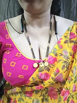 Snapshot of bhuvana555 chatting on 07.28.26 bhuvana555 online show from 07.28.26