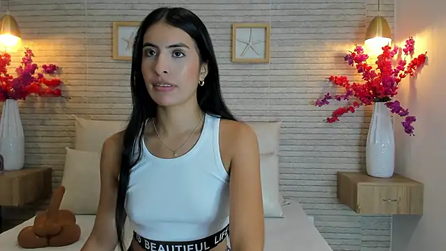 Snapshot of IssabellaLopez chatting on 10.01.25 IssabellaLopez online show from 10.01.25