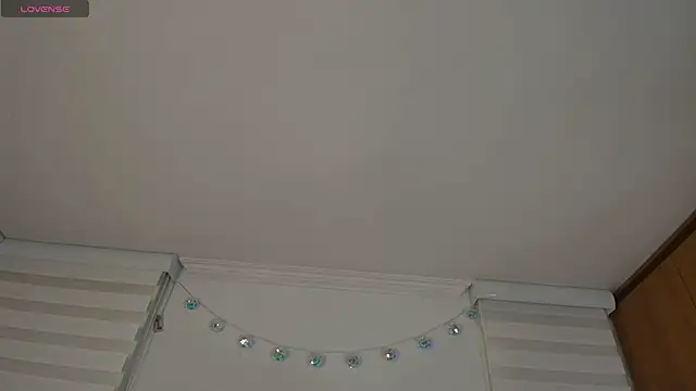 venusleroy  online show from 03.03.26