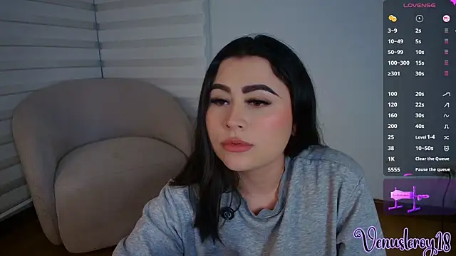 venusleroy  online show from 04.08.26