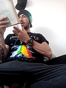 Gatohot23 online show from 02.19.25