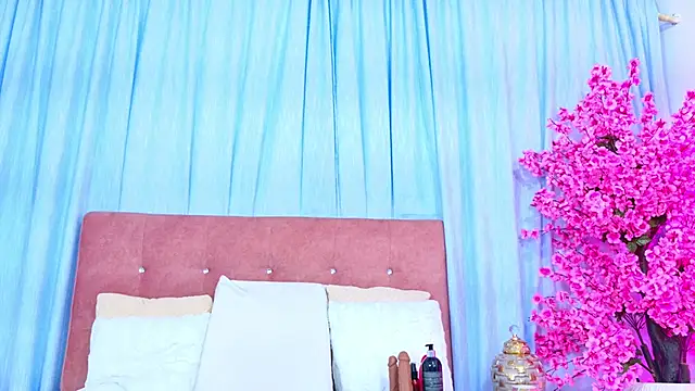 AlliciaKim online show from 12.17.25