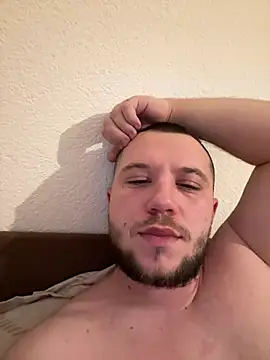 Snapshot of klydick chatting on 12.23.24 klydick online show from 12.23.24