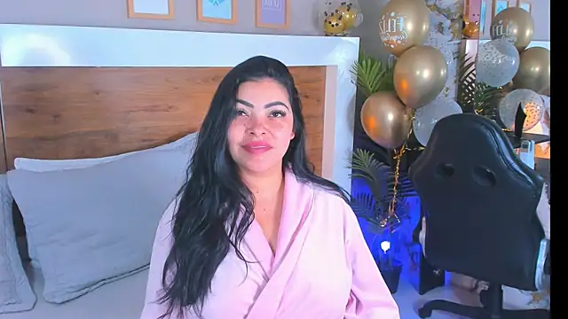 EmaBakker online show from 04.12.26