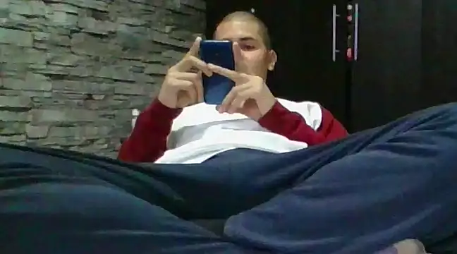 Snapshot of Sexylatin64 chatting on 02.25.25 Sexylatin64 online show from 02.25.25