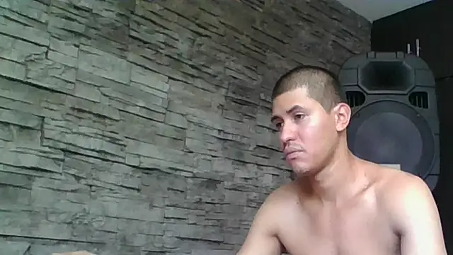 Snapshot of Sexylatin64 chatting on 09.25.25 Sexylatin64 online show from 09.25.25