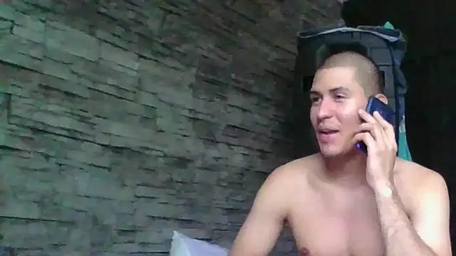 Snapshot of Sexylatin64 chatting on 11.05.25 Sexylatin64 online show from 11.05.25