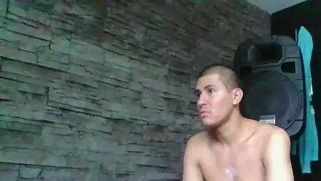 Snapshot of Sexylatin64 chatting on 11.08.25 Sexylatin64 online show from 11.08.25