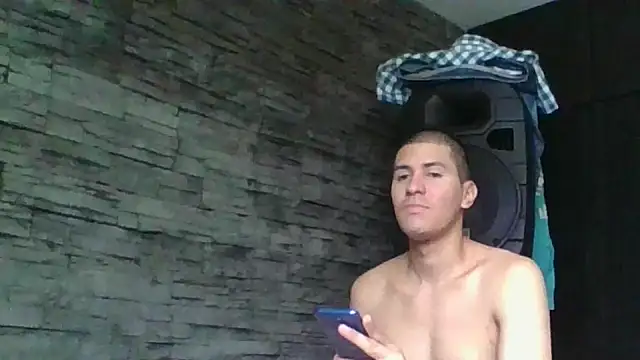 Snapshot of Sexylatin64 chatting on 11.11.25 Sexylatin64 online show from 11.11.25