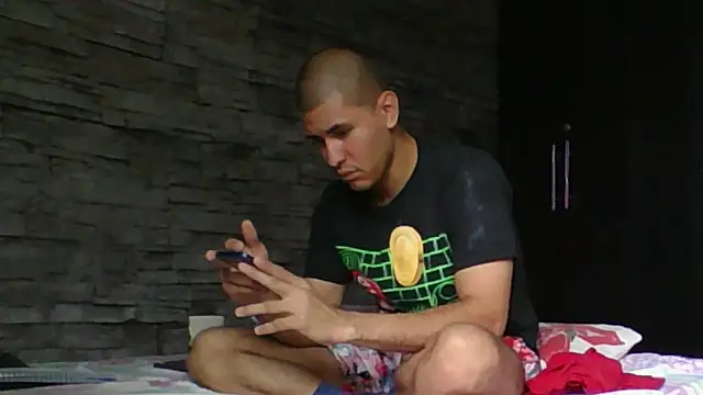 Snapshot of Sexylatin64 chatting on 02.13.26 Sexylatin64 online show from 02.13.26