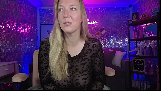 Snapshot of lucyallen4201 chatting on 06.26.26 lucyallen4201 online show from 06.26.26
