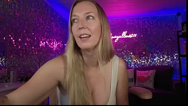 Snapshot of lucyallen4201 chatting on 07.25.26 lucyallen4201 online show from 07.25.26