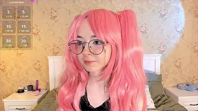 Nora Failure online show from 12.04.24