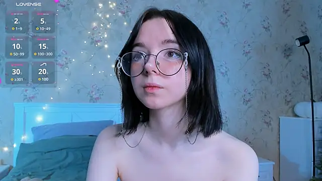 Nora Failure online show from 01.06.25