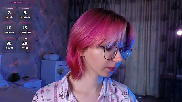 Nora Failure online show from 10.06.25