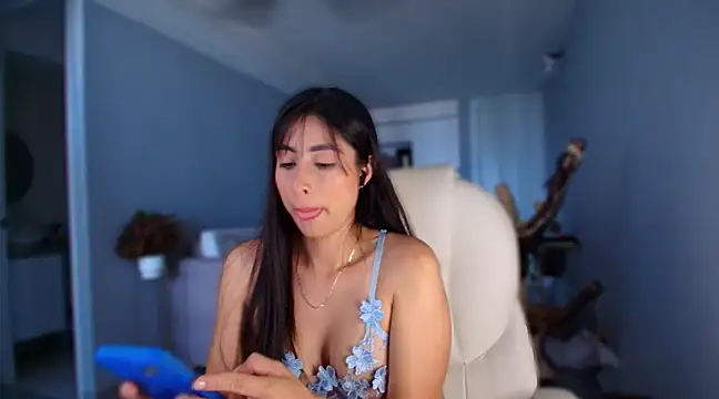 auroracaruso11 online show from 03.10.25