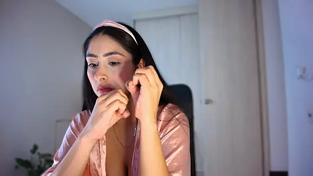 Snapshot of auroracaruso11 chatting on 05.24.26 auroracaruso11 online show from 05.24.26