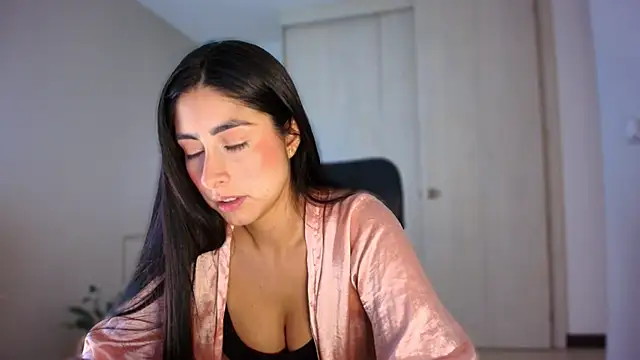 Snapshot of auroracaruso11 chatting on 06.12.26 auroracaruso11 online show from 06.12.26