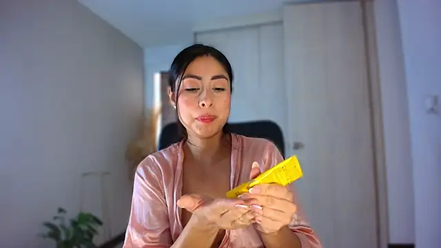 Snapshot of auroracaruso11 chatting on 06.13.26 auroracaruso11 online show from 06.13.26