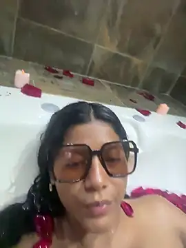 NiaBlanco online show from 02.11.26