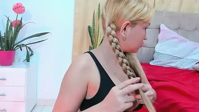 Annaraquel  online show from 11.06.25